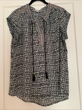 Daniel Rainn Black & White Printed Tunic with Embroidered Neck